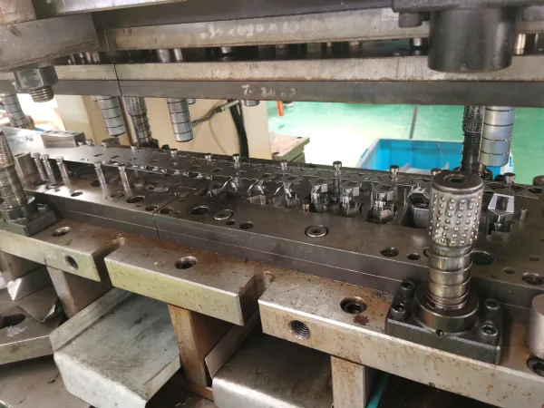 custom Large progressive die stamping mold